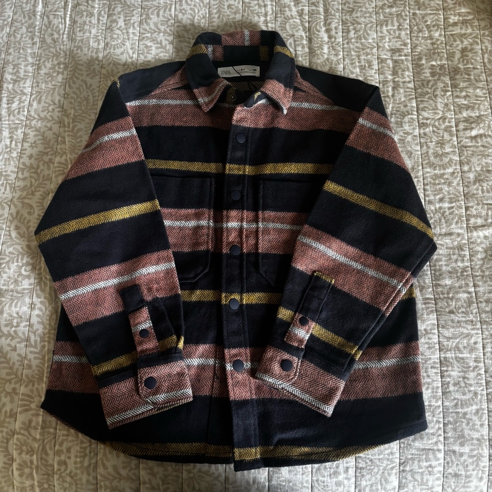 Zara. Unisex. Long sleeve utility jacket. Size 6-7.
